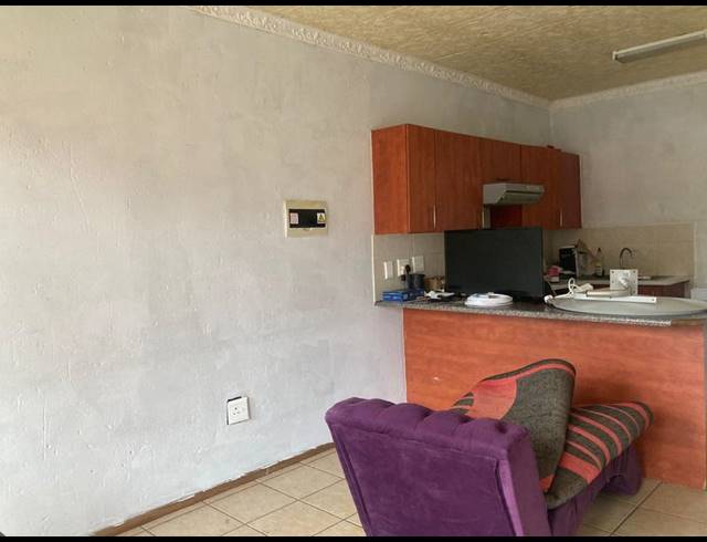 2 BEDROOM APARTMENT FOR SALE IN COMET